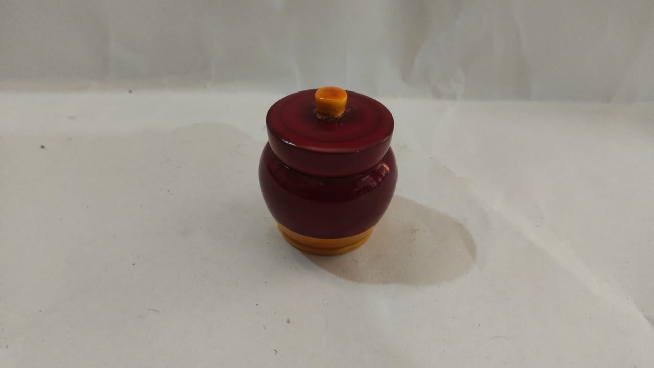 Etikoppaka pickle jar