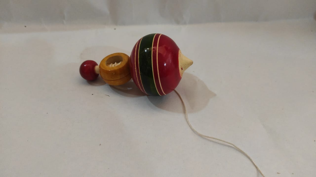 Etikoppaka spinning toy