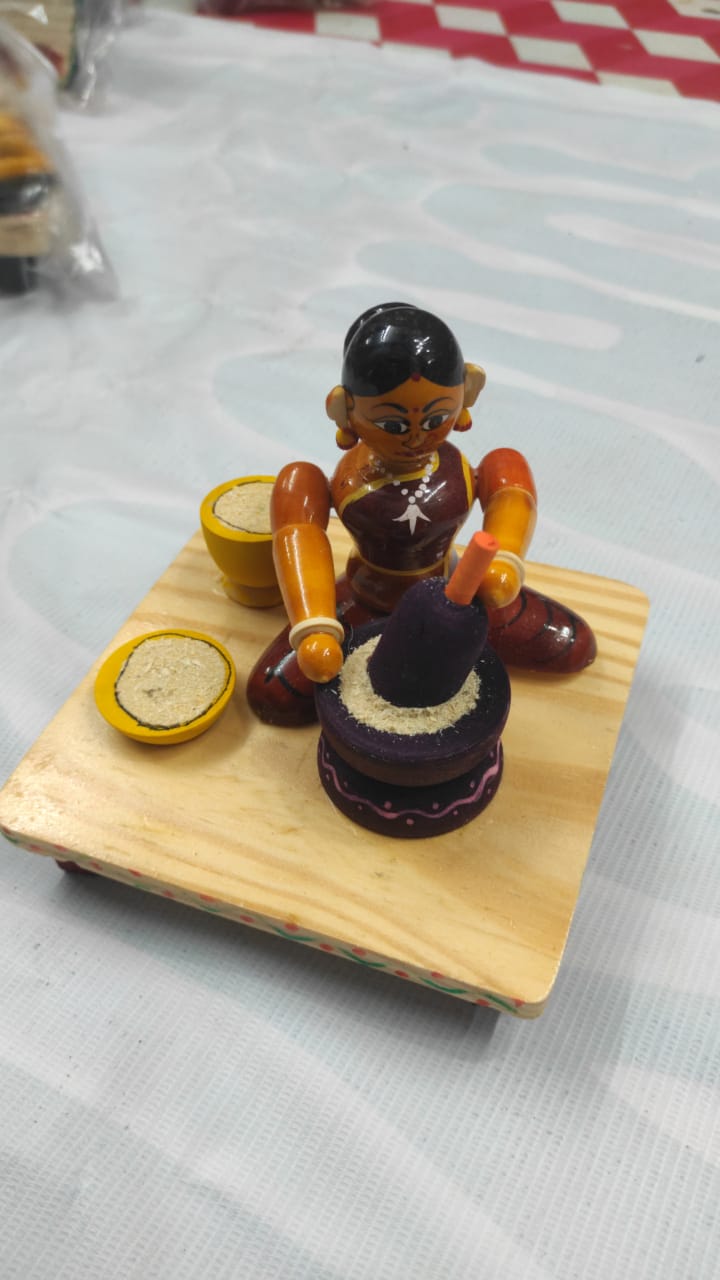 Etikoppaka Grinding lady