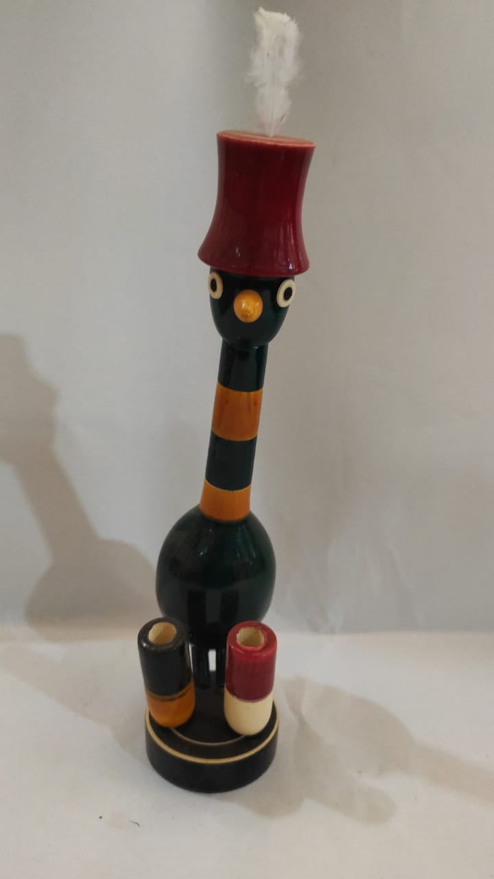 Etikoppaka wooden doopstick stand